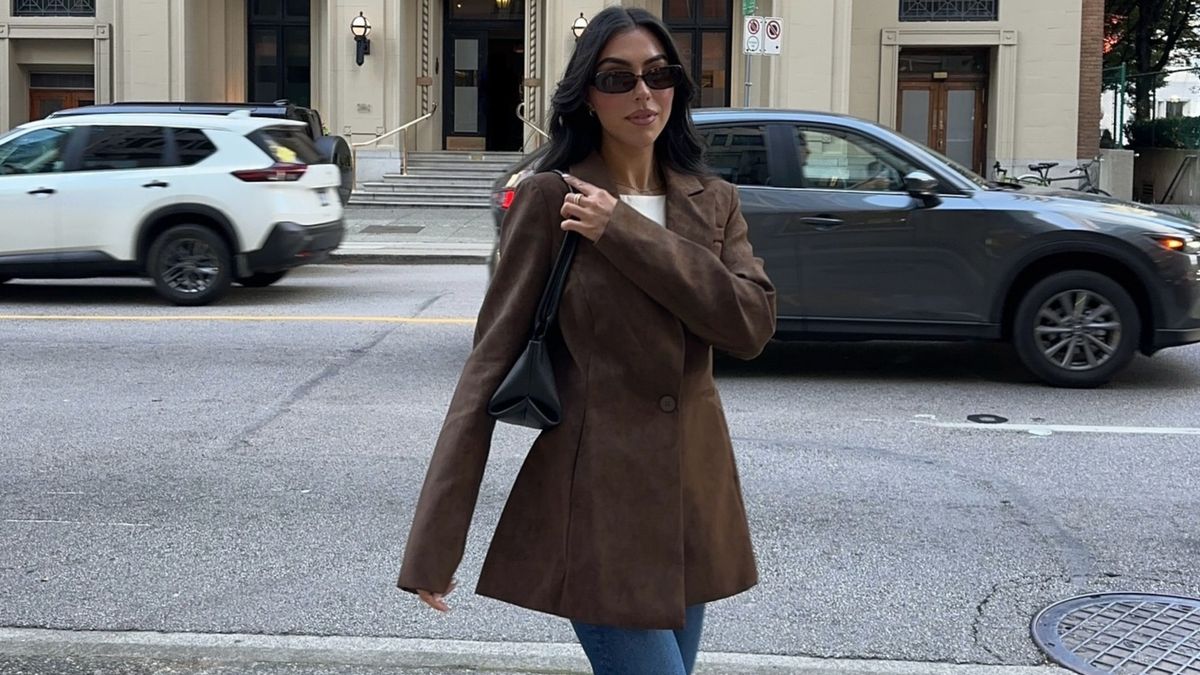 No, Not Skinny Jeans—These Are the 3 Denim Trends It Girls Will Be Wearing All 2026