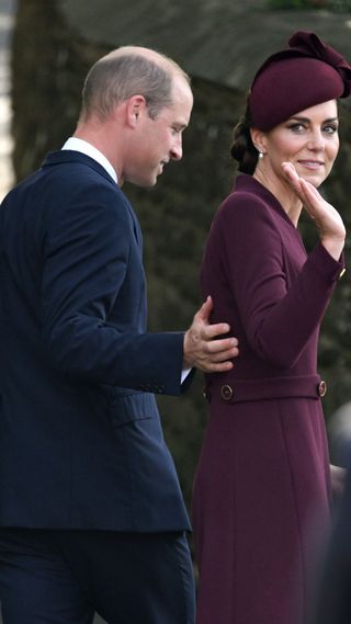 Prince William and Kate Middleton - Kate Middleton colour always be by Prince William's side