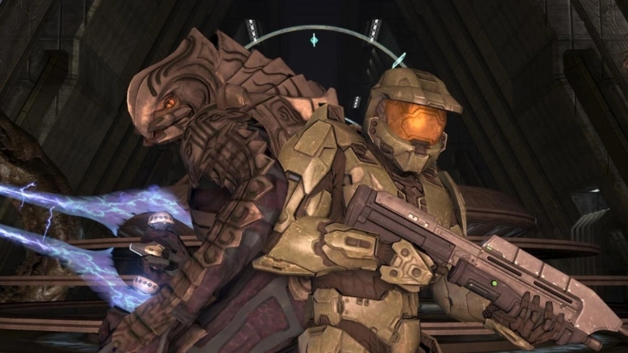 Still from sci-fi video game Halo. An Arbiter and Spartan supersoldier are back to back, prepared take on their enemies.