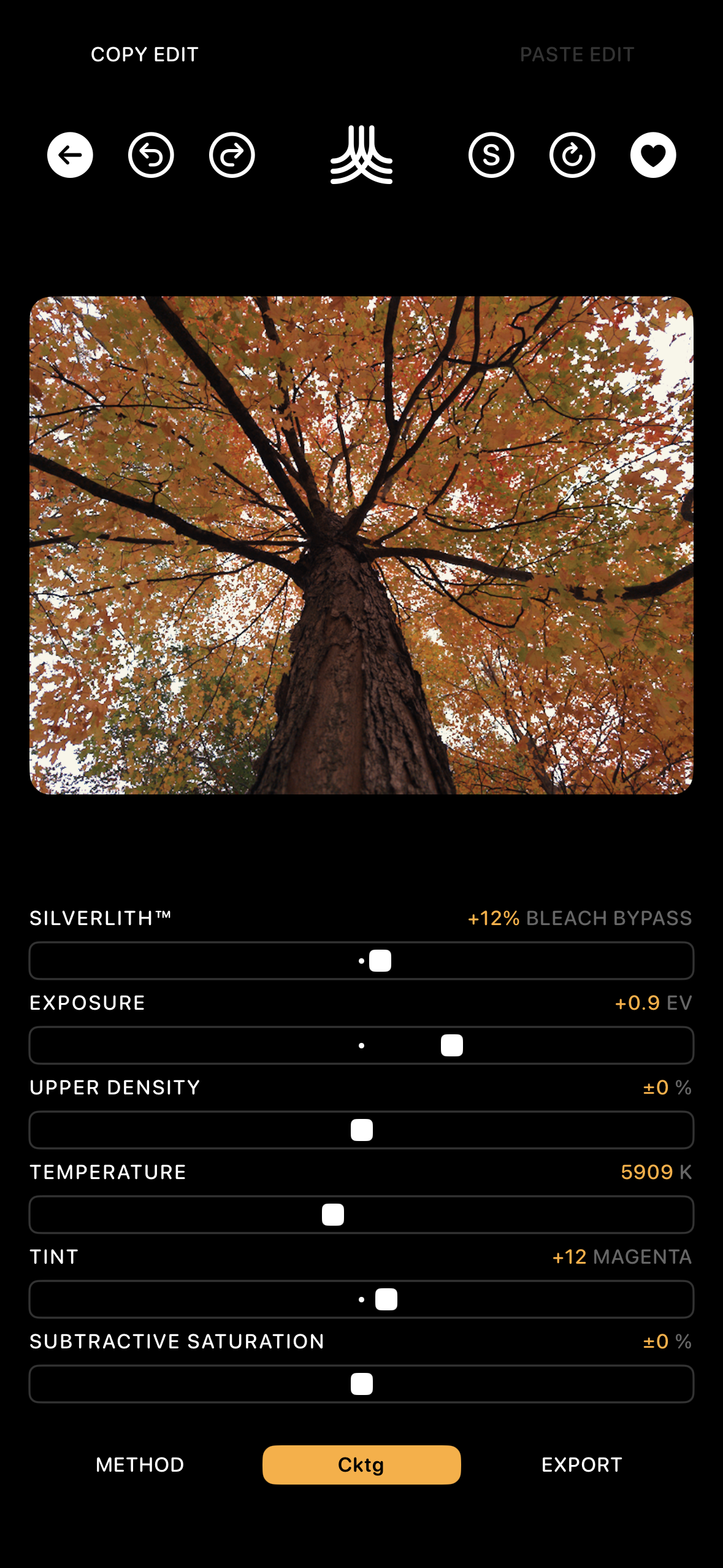 Screenshots from the Koloristika iPhone app