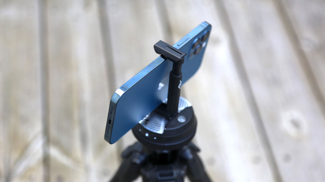 Peak Design Travel Tripod: image showing smartphone mounted on tripod