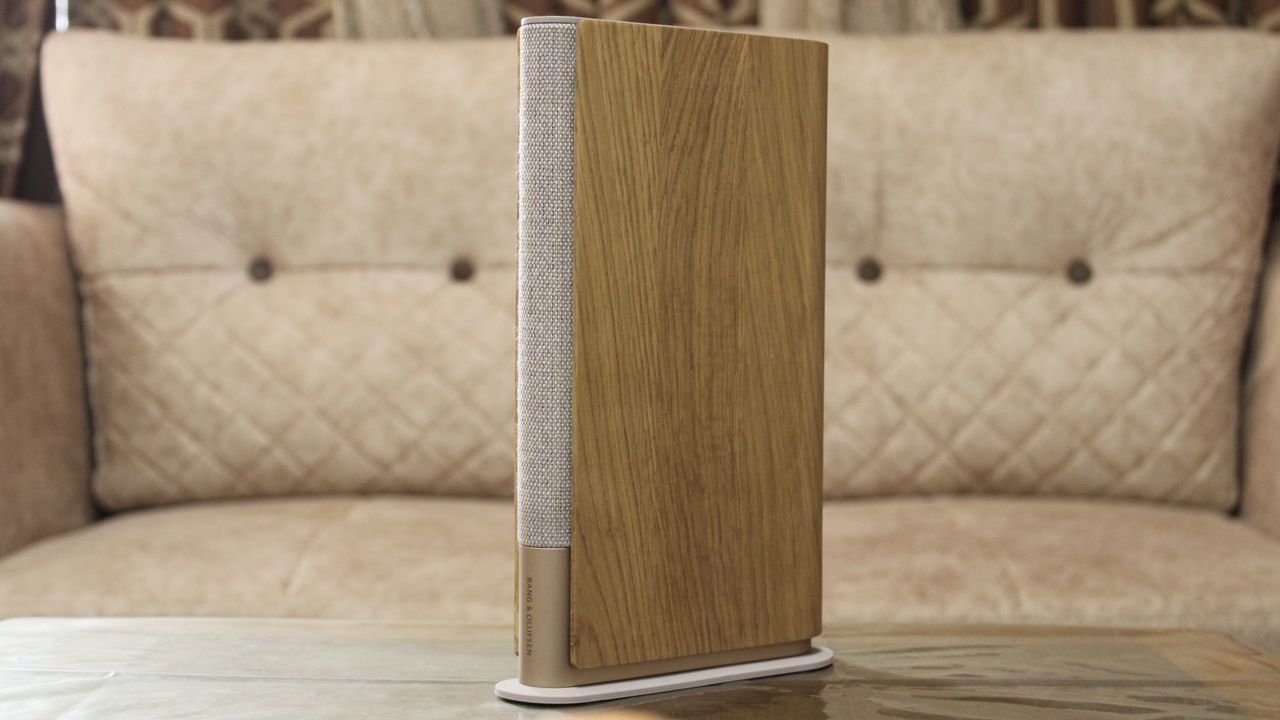 Beosound Emerge side profile.