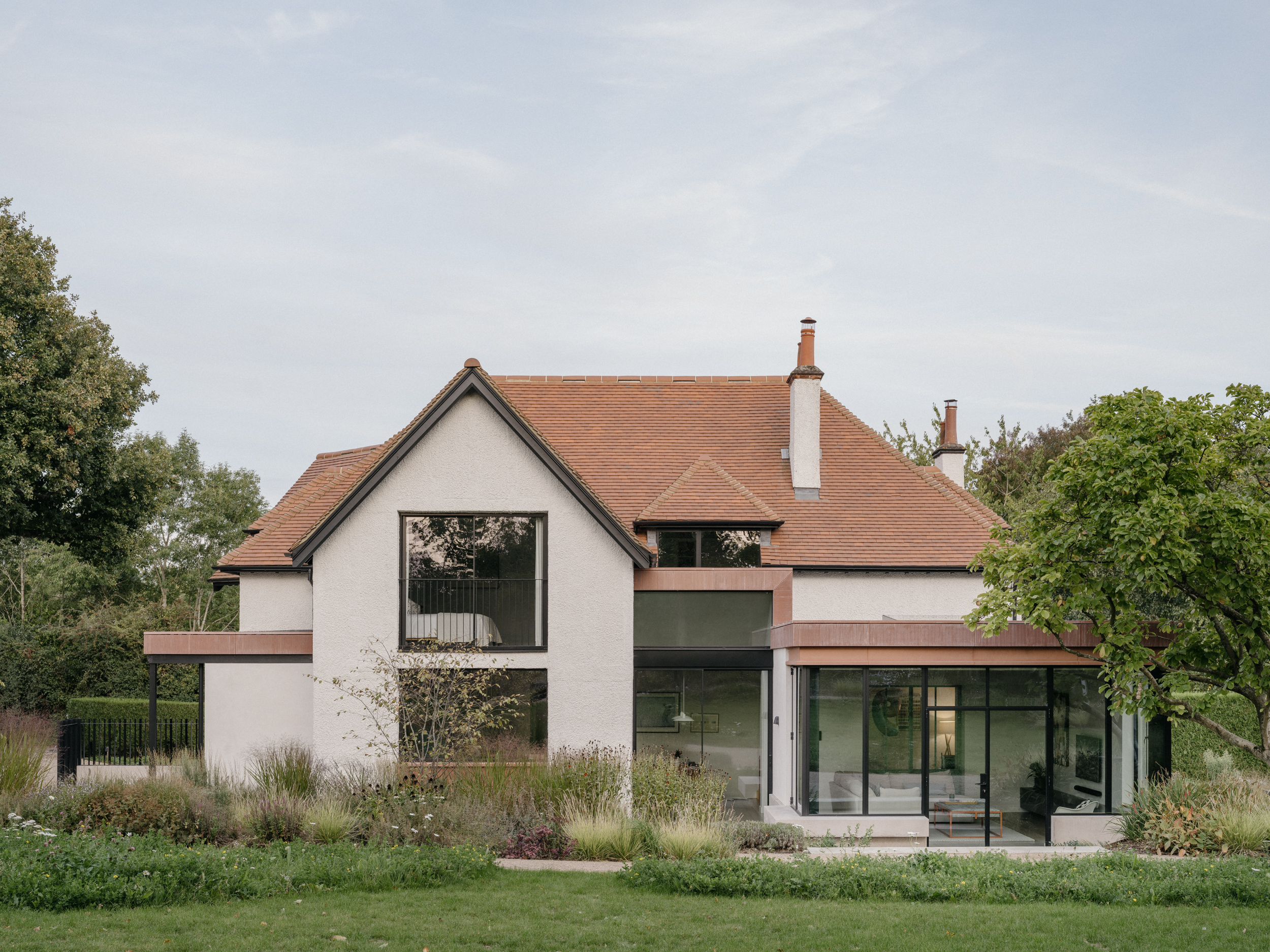 TE Residence, UK, by Dedraft