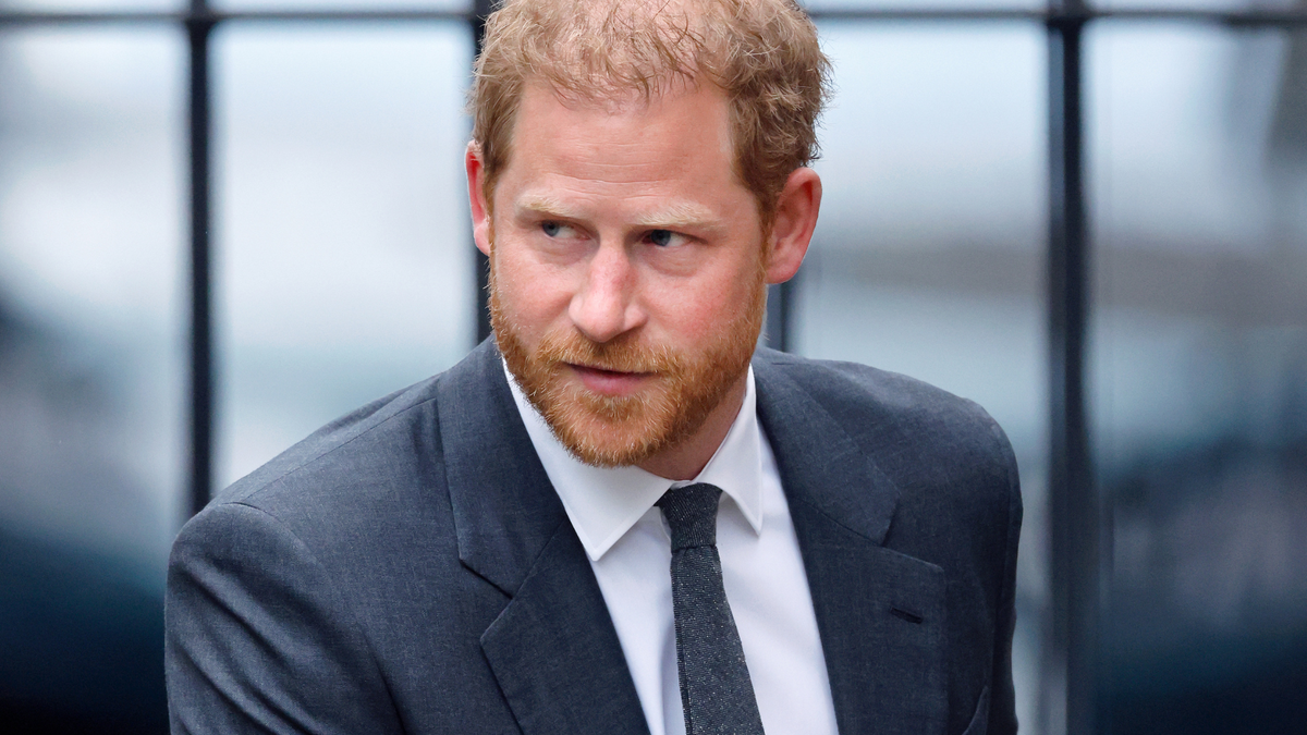 Pourquoi le prince Harry doit se rendre au couronnement, selon un expert royal