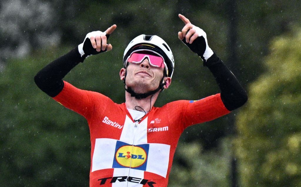 Mattias Skjelmose (Lidl-Trek) won stage 6 from a three-rider breakaway