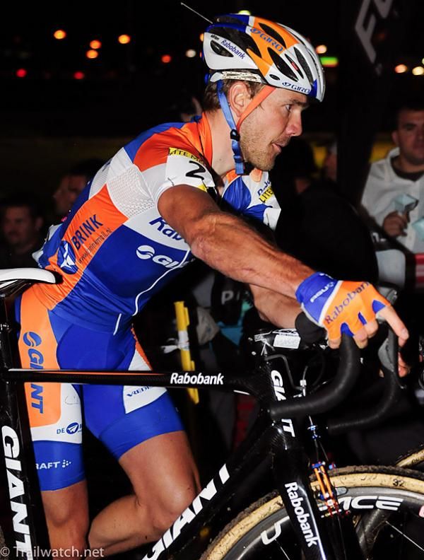 Bart Aernouts (Rabobank-Giant) racing in third position early in the race.