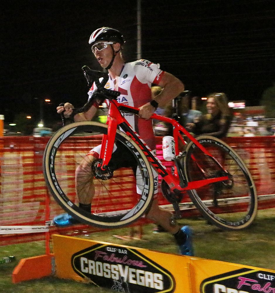 Laurens Sweeck on the barriers