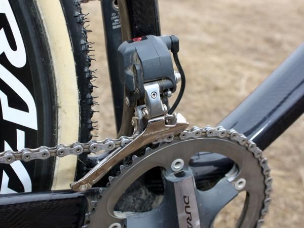 According to Adam Craig (Rabobank-Giant), the Shimano Dura-Ace Di2 front derailleur has plenty of power to shift the chain even in heavy mud.