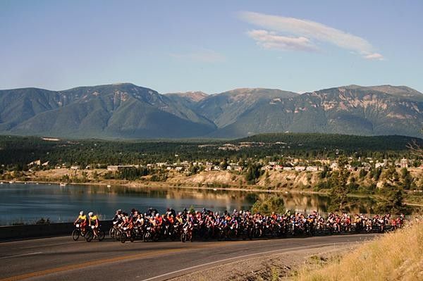 The peloton rolls
