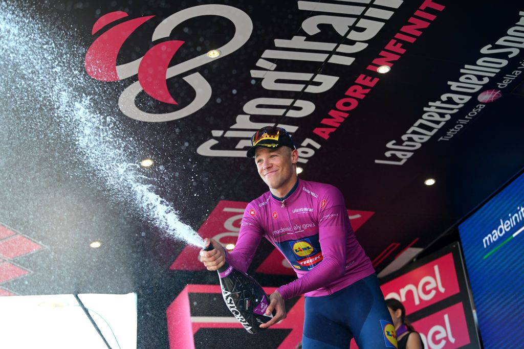 Jonathan Milan (Lidl-Trek) remains the points leader after the first week of racing