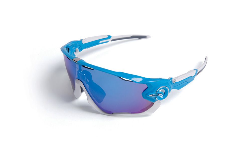Image shows the Oakley Jawbreaker cycling sunglasses