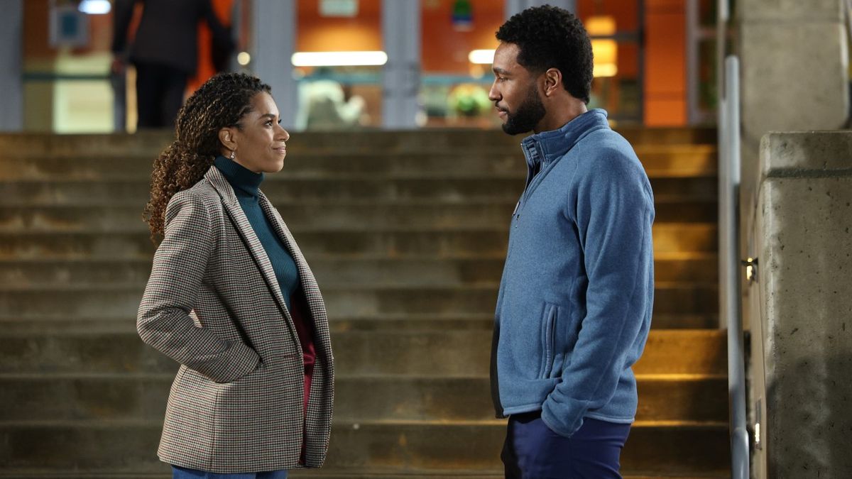 Kelly McCreary as Maggie Pierce and Anthony Hill as Winston Ndugu on Grey&#039;s Anatomy.