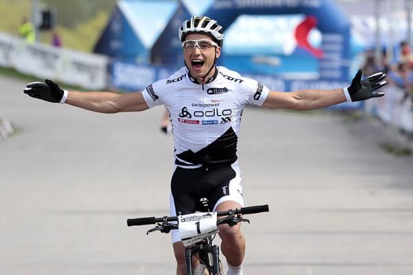 Nino Schurter (Scott Swisspower) celebrates his win.