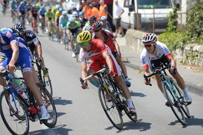 Michal Kwiatkowski (OPQS) takes the outside line