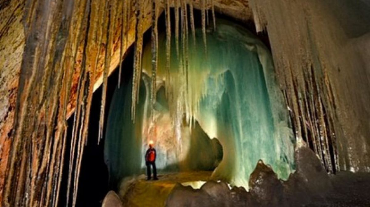 caving