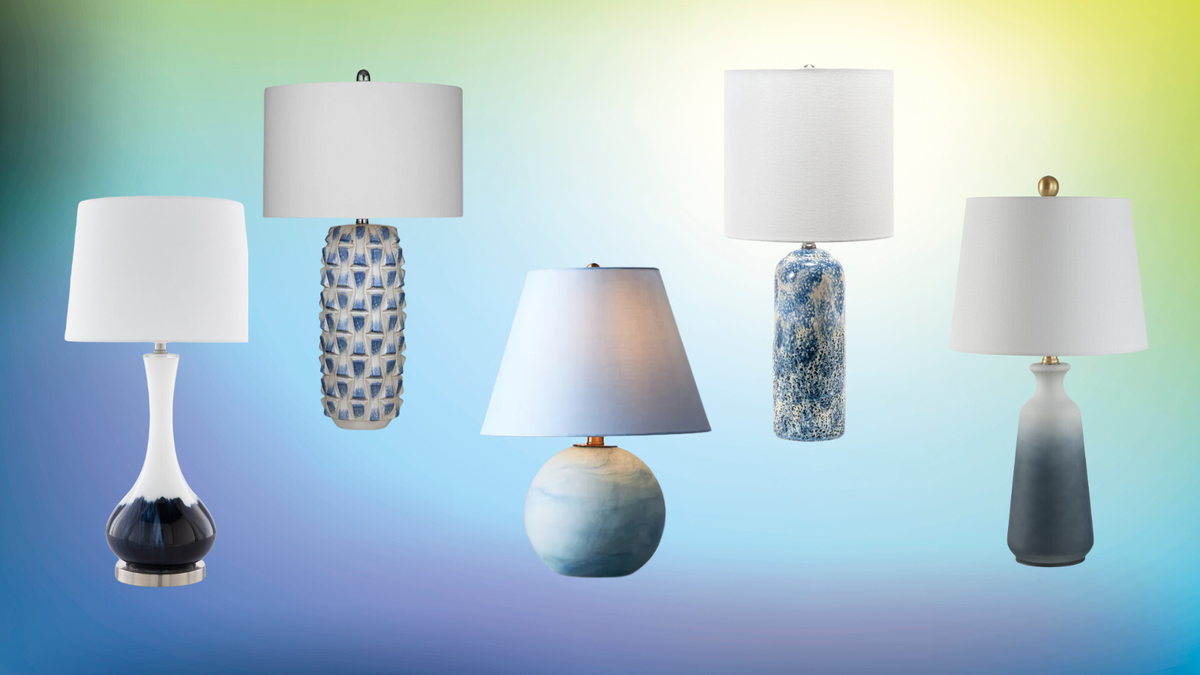 Les meilleures lampes de table bleues et blanches ajoutent le calme côtier parfait 