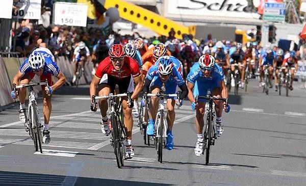 Powering to the line