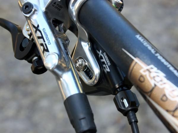 As before, the shifter clamps are slotted for finely tunable positioning.