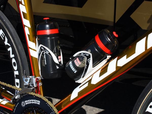 A pair of Elite cages are bolted to Footon-Servetto's Fuji SSTs.