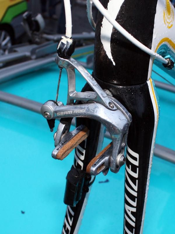 Astana bikes were fitted with carbon-specific Zipp Tangente cork pads.