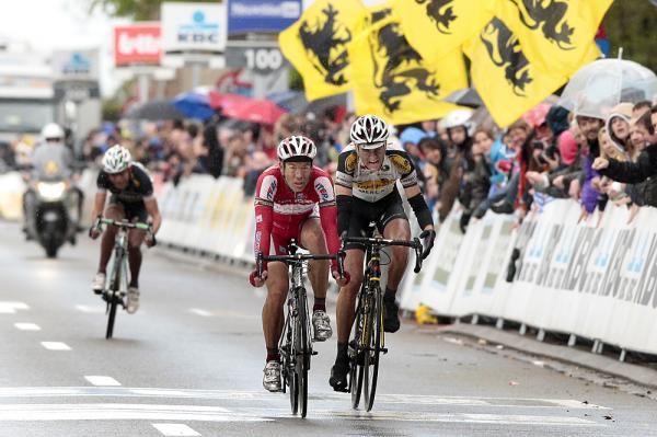 Freire and Perry passed a fading Fabio Duarte in the final meters