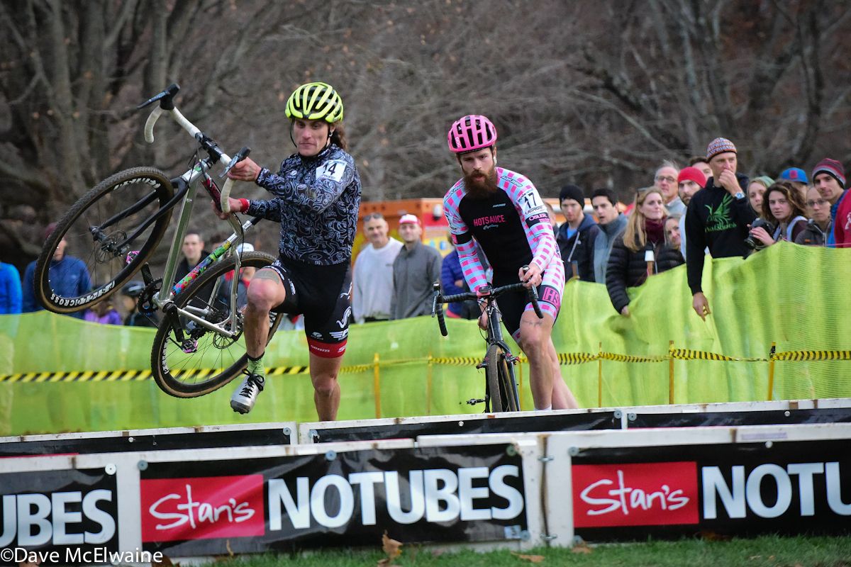 Anthony Clark (Squid Bikes) racing to third place on a great battle with Mark McConnell (Hot Sauce)