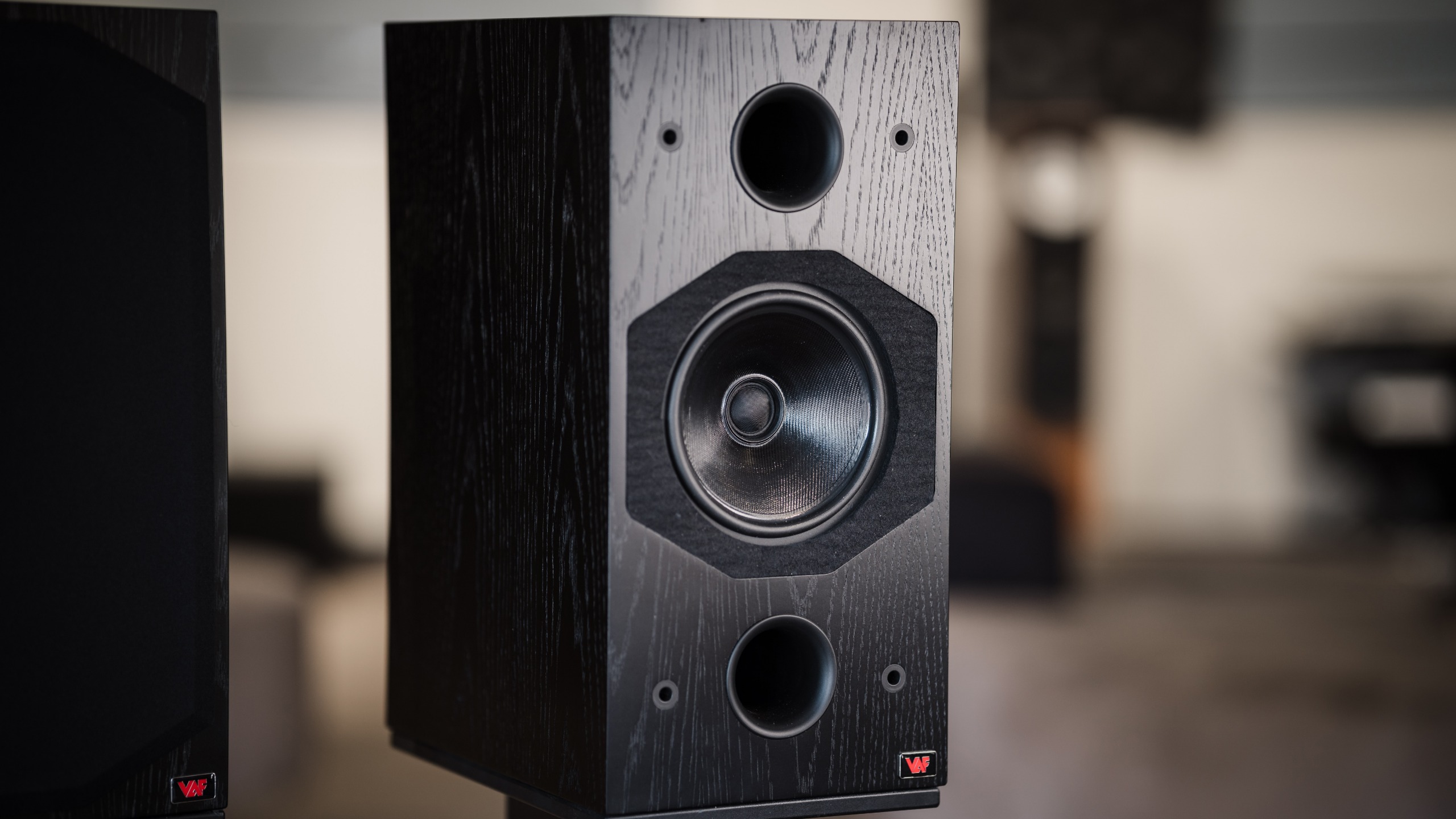VAF Research Signature i91 MKIII bookshelf speakers