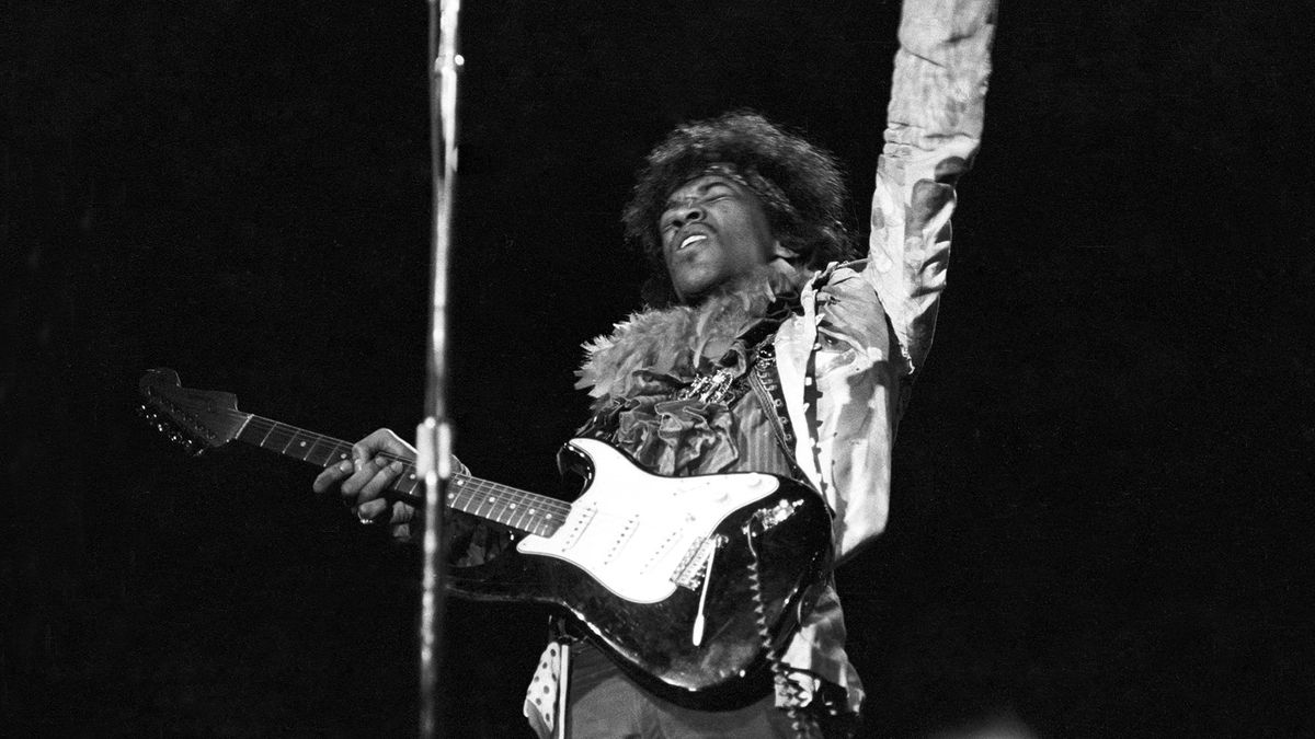 “Are You Experienced? wouldn’t come out for two weeks. Nobody knew what to anticipate...”: Hear a pre-fame Jimi Hendrix perform to an unsuspecting audience of Mamas and Papas fans