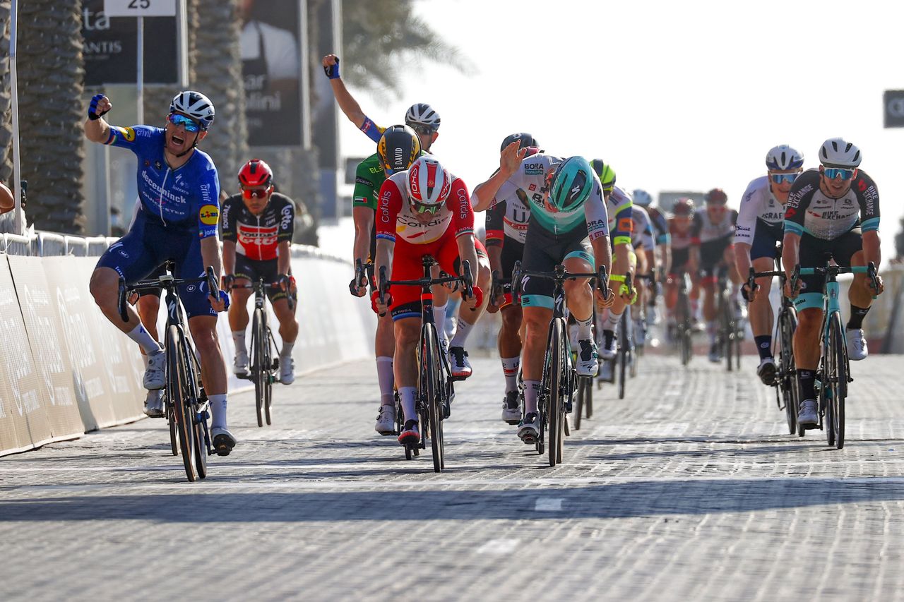 UAE Tour 2021 - 3th Edition - 6th stage Deira Island - Palm Jumeirah 165 km - 25/02/2021 - Sam Bennett (IRL - Deceuninck - Quick-Step) - Elia Viviani (ITA - Cofidis) - Pascal Ackermann (GER - Bora - Hansgrohe) - photo Luca Bettini/BettiniPhoto&Acirc;&copy;2021