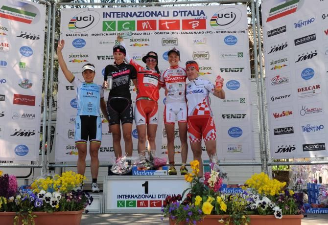 The elite women's podium was topped by Eva Lechner (Colnago Sudtirol)