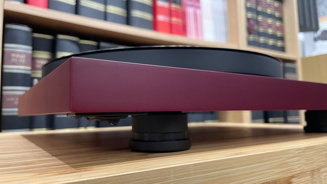 Pro-Ject Debut Evo 2 turntable
