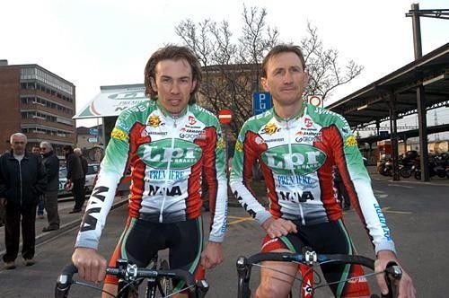The team's experienced leaders Pavel Tonkov (L) and Dmitri Konyshev (R)