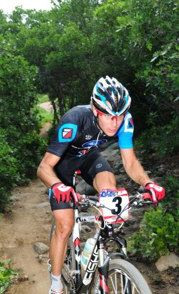 Jeremy Horgan-Kobelski (Gary Fisher/Subaru) with a large gap near the end of lap one.
