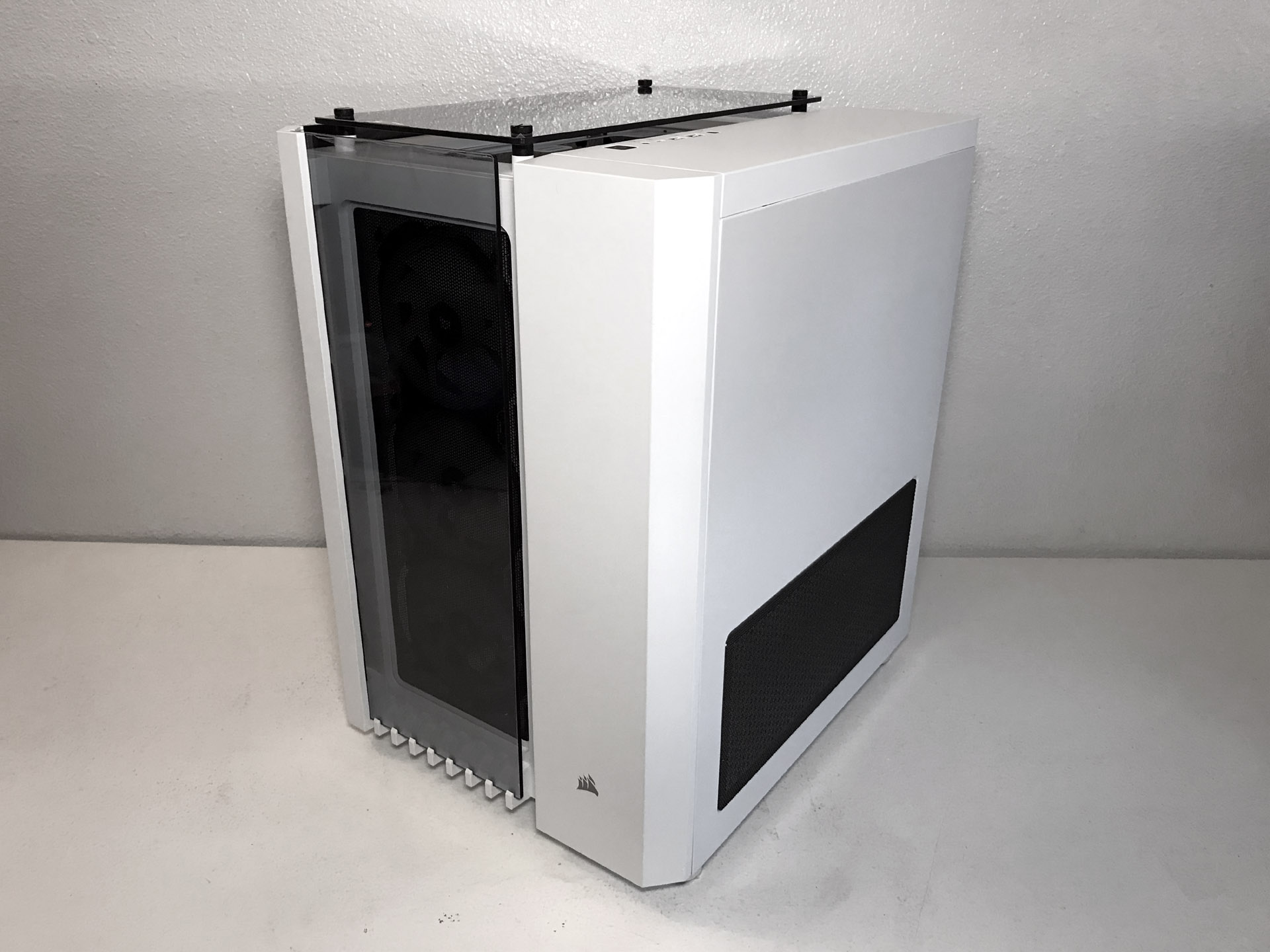 Corsair Crystal Series 680X RGB Case Review Bigger And Better Tom S   DZedPbUUfQc8WwWBZRf75Y 