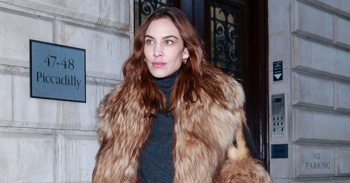 Alexa Chung Is Already Carrying 2025’s Boho Bag Development