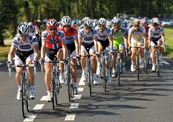 Saxo Bank controls the peloton for leader Fabian Cancellara.