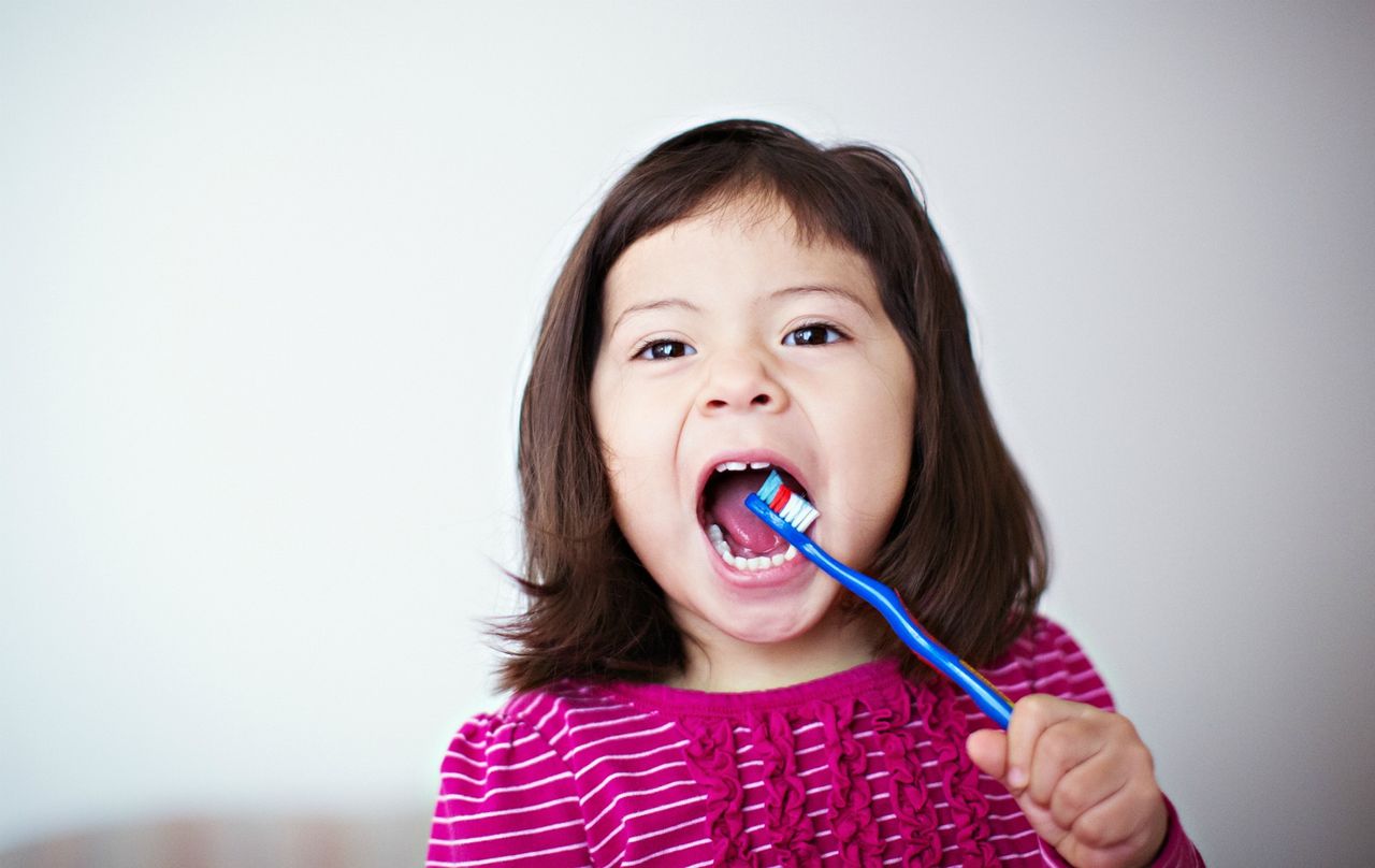 child&#039;s baby teeth