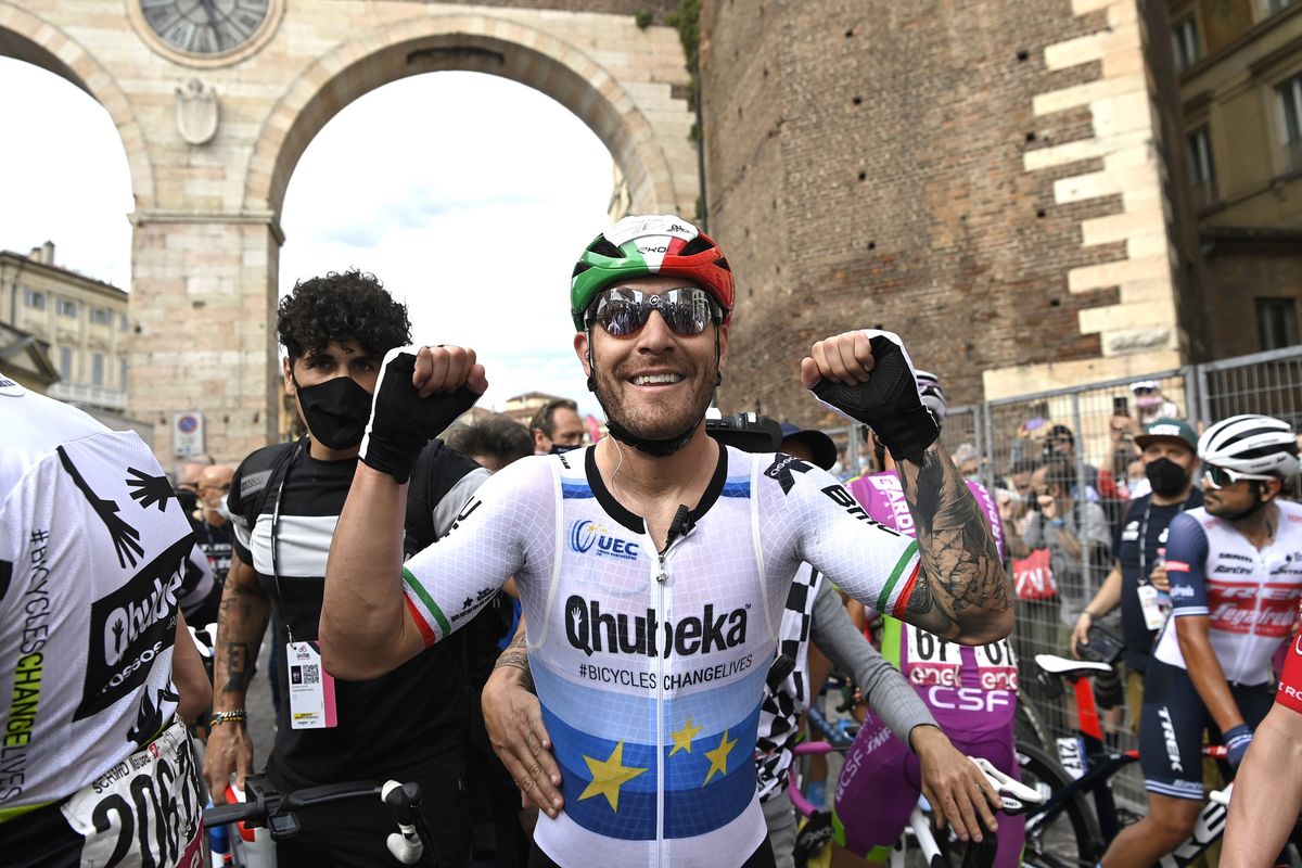 Giacomo Nizzolo (Team Qhubeka Assos) celebrates stage 13 win at Giro d&#039;Italia