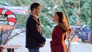 Marco Grazzini, Heather Hemmens in Christmas Under the Lights