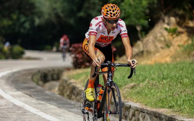 Mateusz Taciak looks to secure the KOM jersey