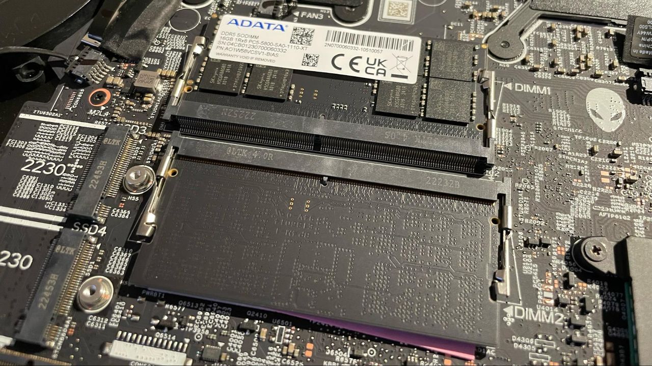 Alienware m18 R1