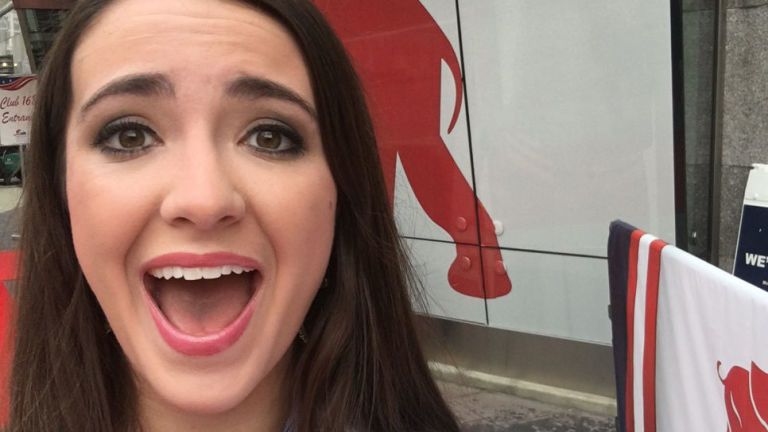 Lip, Tooth, Tongue, Jaw, Carmine, Jewellery, Necklace, Throat, Selfie, Dentistry,