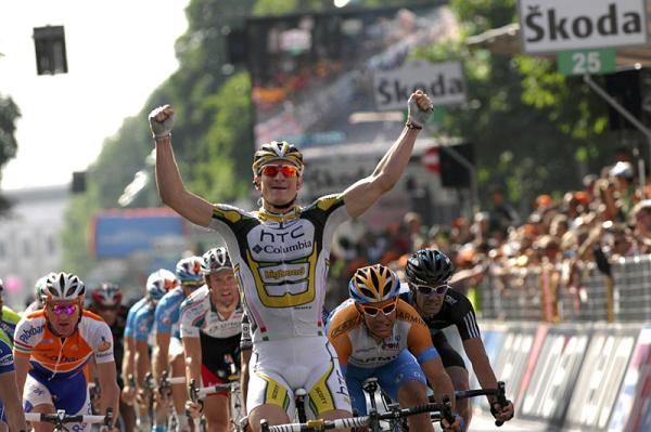 Andre Greipel (HTC - Columbia) wins stage 18, the last chance for sprinters to shine at the Giro.