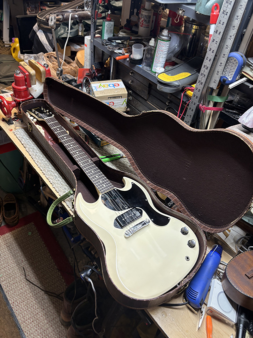 Gibson Certified Vintage guitar safaris