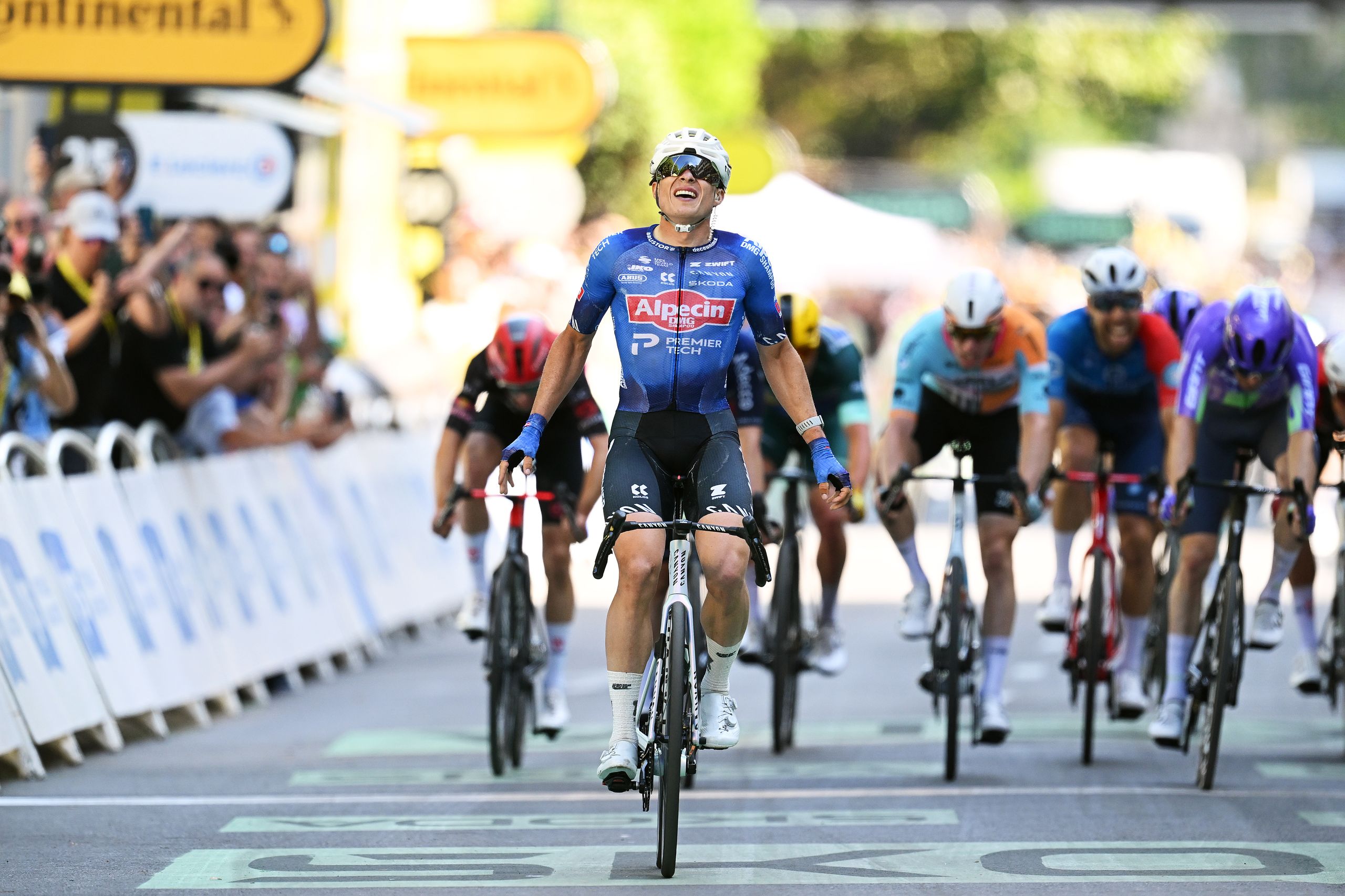 Jasper Philipsen wins chaotic Tour de France stage 16