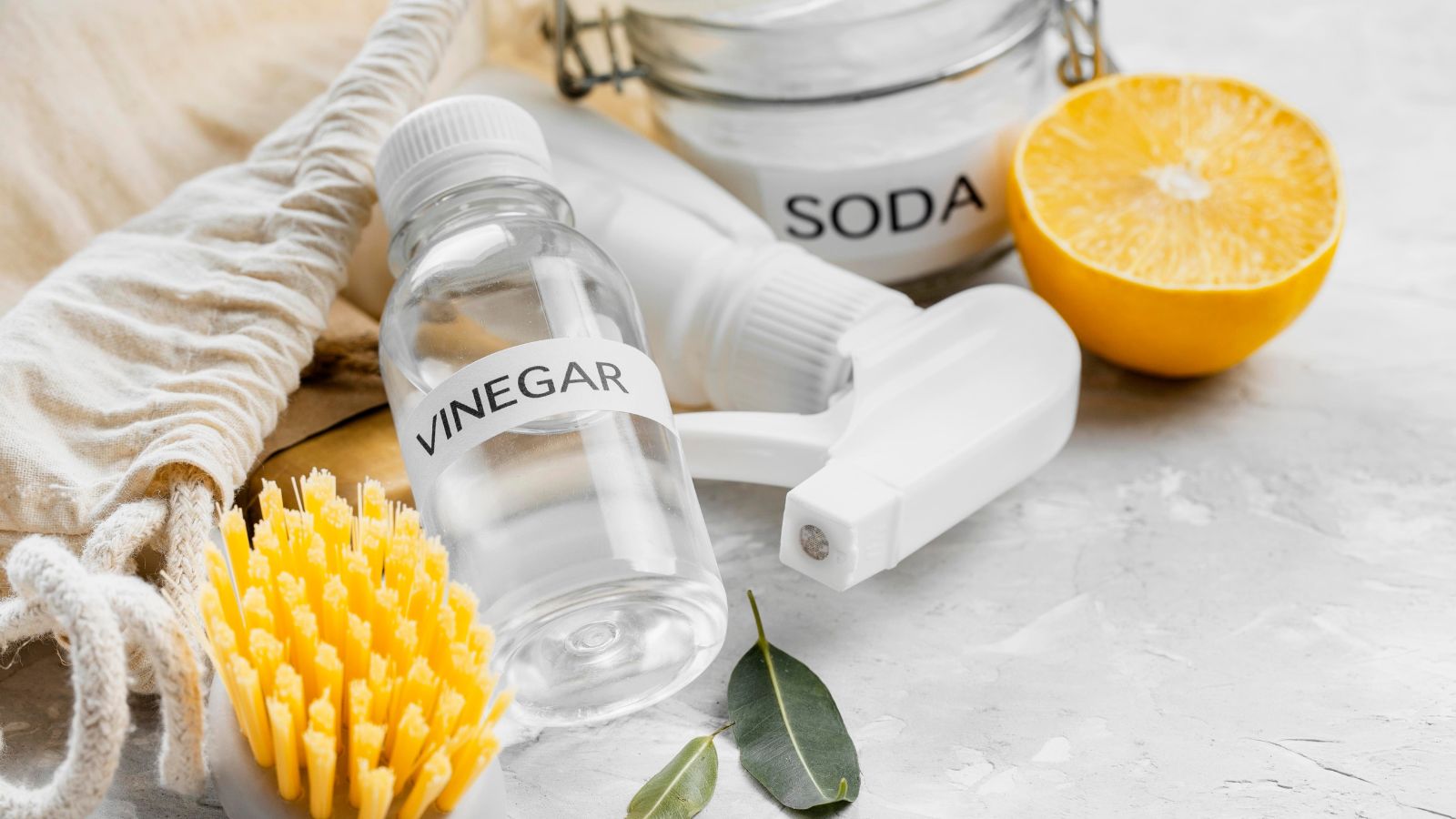 How to Unclog a Sink With Baking Soda and Vinegar