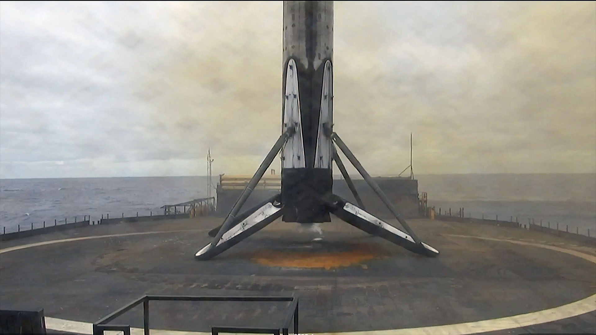 SpaceX launches 24 Starlink satellites on Falcon 9 from Vandenberg