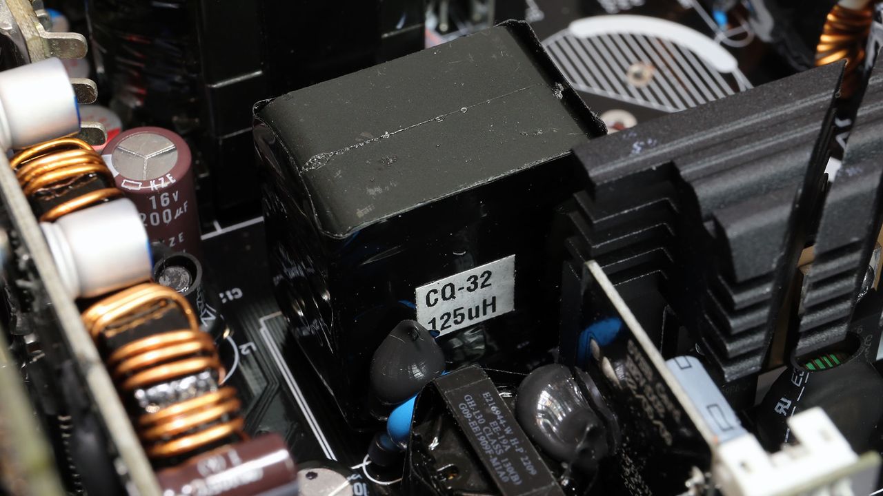 MSI MEG Ai1000P PCIe5