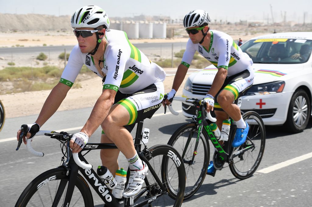 Michael Matthews follows the wheel of Mark Renshaw before the race blew to pieces