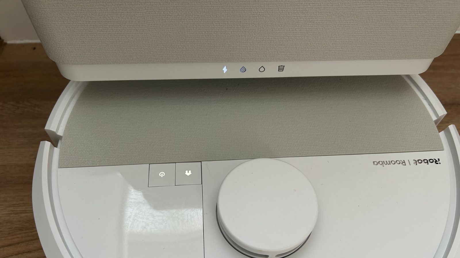 Roomba 505 Plus main unit on dock with buttons